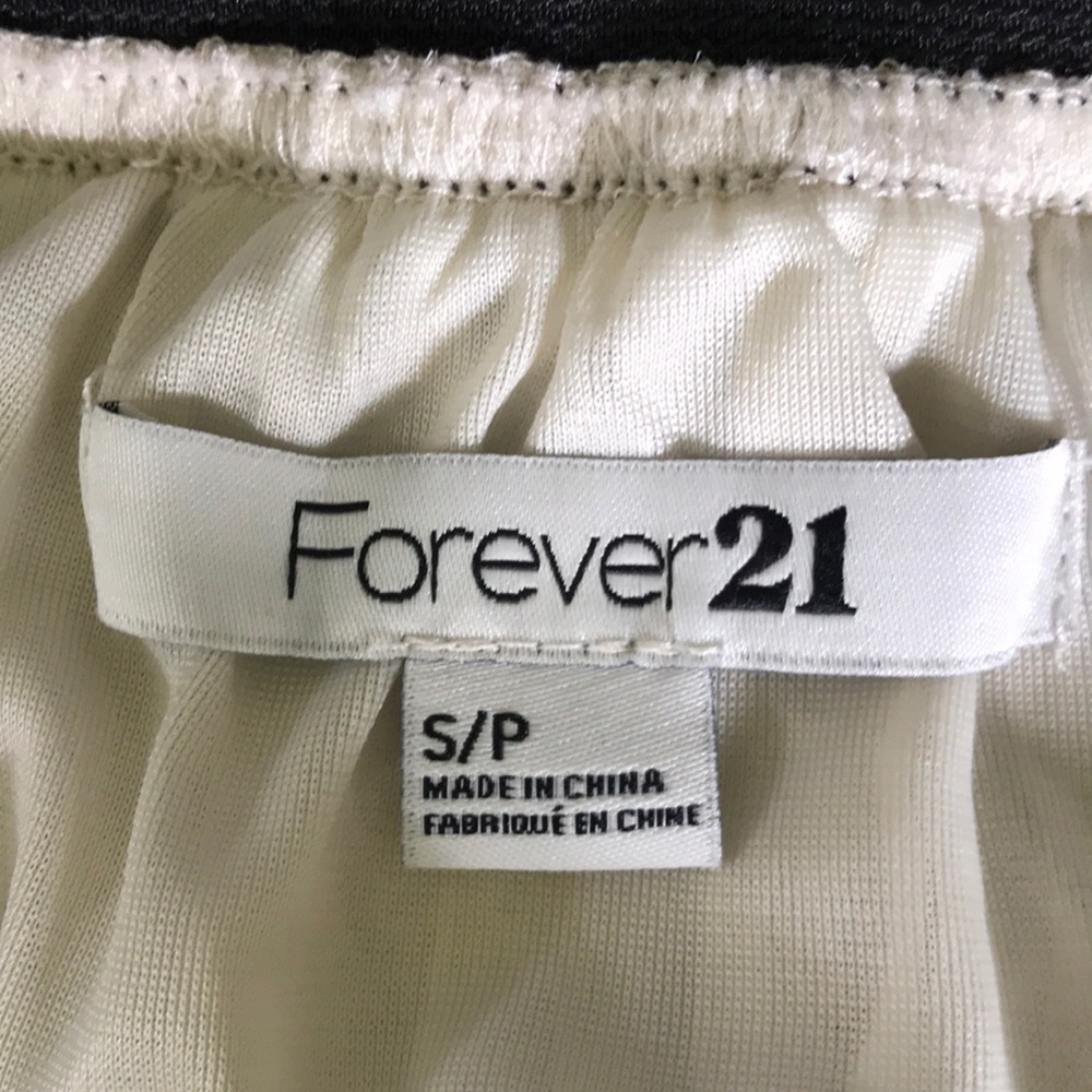 🖤Forever 21 skirt - Picture 5 of 5